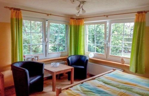 Ahrenshagen-Daskow Appartement | Ferienwohnung am Wald