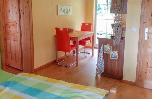 Ahrenshagen-Daskow Appartement | Ferienwohnung am Wald