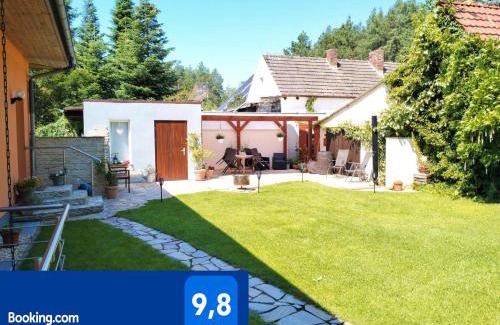 Cottbus Appartement | Ferienwohnung Am Waldesrand - Garten, Terrasse, Grill, Luftkühler, Massagesessel, Kinderspielecke, Spielekonsole
