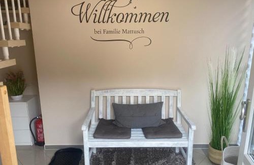 Cottbus Appartement | Ferienwohnung Am Waldesrand - Garten, Terrasse, Grill, Luftkühler, Massagesessel, Kinderspielecke, Spielekonsole