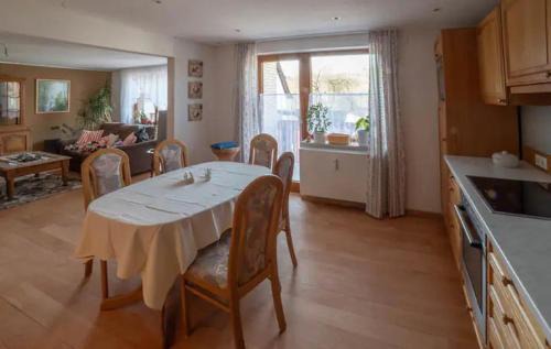 Neuenheerse Appartement | Ferienwohnung Am Waldrand