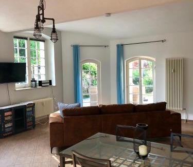 Radeberger Vorstadt Appartement | Ferienwohnung am Wasser Villa Graf von Pfeil