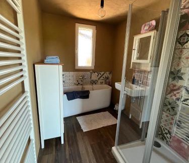 Wollbach Appartement | Ferienwohnung an der Wiese