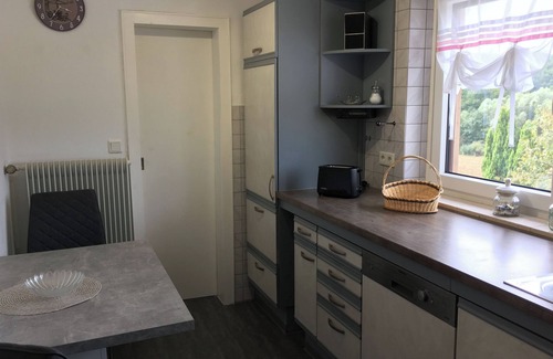 Detmold-Nord Appartement | Ferienwohnung Ausblick im 1. OG 100 m² für 2 bis 6 Pers. Stadtrand von Detmold