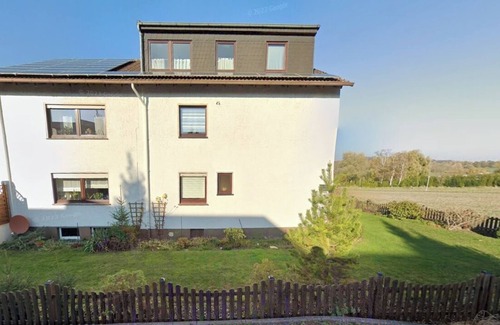 Detmold-Nord Appartement | Ferienwohnung Ausblick im 1. OG 100 m² für 2 bis 6 Pers. Stadtrand von Detmold