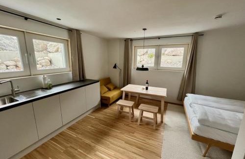 Oberammergau Appartement | Ferienwohnung Bergufer - Studio im Souterrain