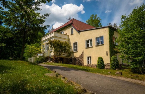 Chorin Appartement | Ferienwohnung Bienenkorb Hotel Haus Chorin