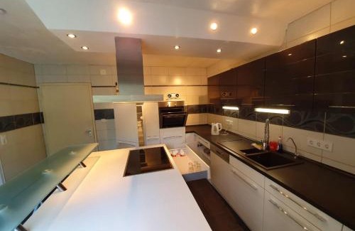 Ichenhausen Appartement | Ferienwohnung Blau