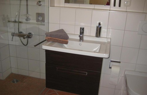 Holtenau Appartement | Ferienwohnung Bowe