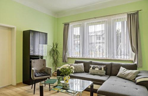 Plaue Appartement | Ferienwohnung Burgblick