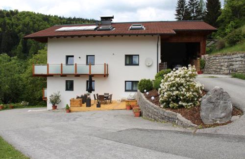 Bad Vigaun Appartement | Ferienwohnung by Josef Lanzinger