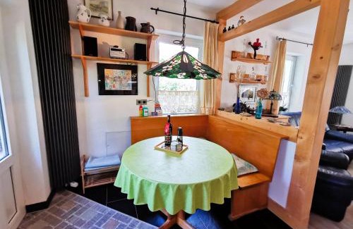 Kamin Appartement | Ferienwohnung "Carinerland" mit Terrasse in Ostseenähe