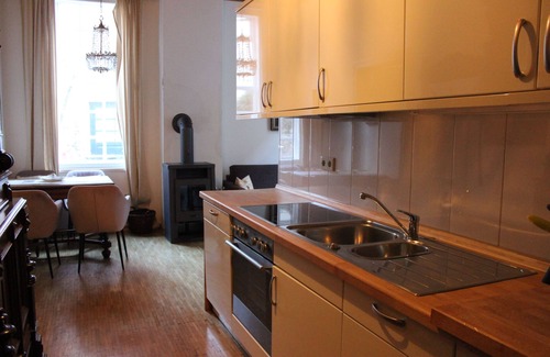 Leer Appartement | Ferienwohnung Rotkäppchen - Ferienwohnungen Märchenhaus Domke 15133