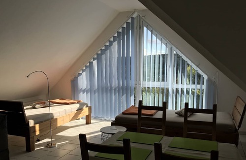 Markt Taschendorf Appartement | Ferienwohnung 75qm für zwei Personen mit tollem Ausblick