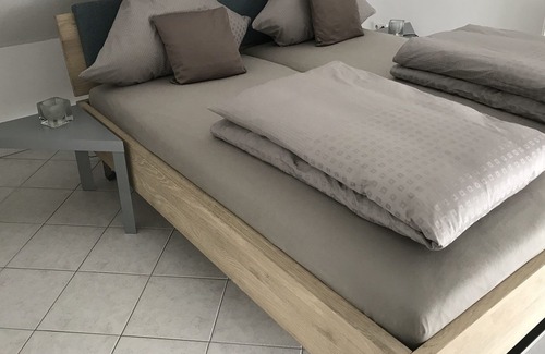 Markt Taschendorf Appartement | Ferienwohnung 75qm für zwei Personen mit tollem Ausblick