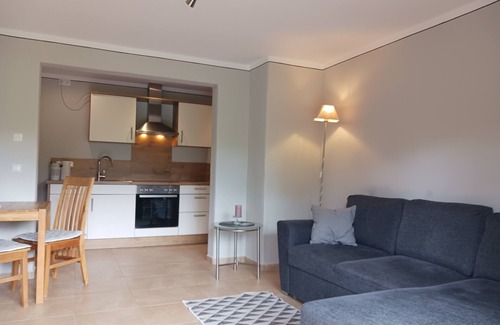 Prien am Chiemsee Appartement | Ferienwohnung mit Sep. Schlafzimmer, 52 qm, Balkon