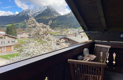 Schattwald Appartement | Ferienwohnung Eins - Gästehaus Holl