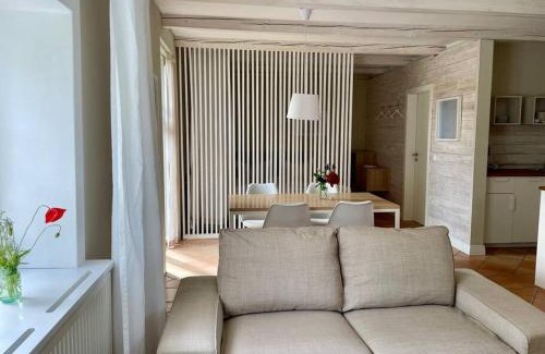 Saal Appartement | Ferienwohnung EINS Hof Himmelgrün