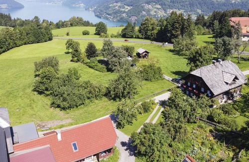 Ferndorf Appartement | Ferienwohnung für 2-4 Personen mit Großem Balkon - Bartlbauerhof