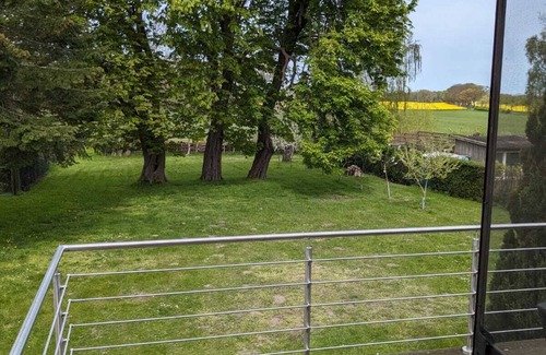 Neuenkirchen Appartement | Ferienwohnung Gartenblick auf Rügen, Ruhige Lage am Boddenhaustierfreundlich