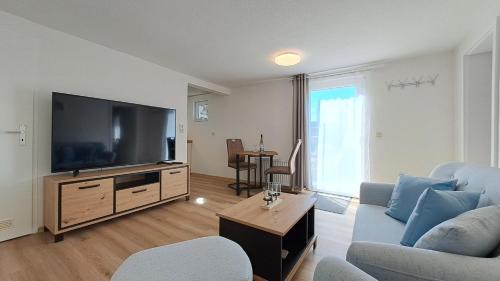 Altenkirchen Appartement | Ferienwohnung Gartenblick