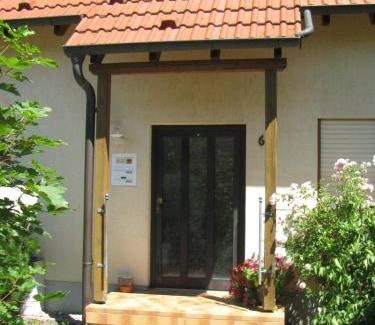 Herbsleben Appartement | Ferienwohnung Gelhausen