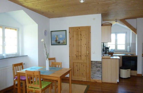 Garz/Rugen Maison | Ferienwohnung Gesindezimmer - Herrenhaus Poppelvitz