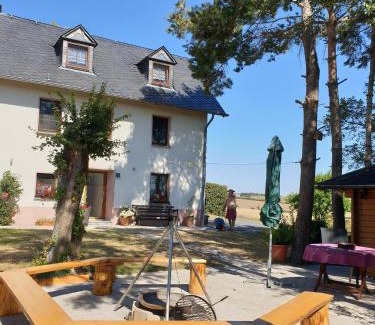 Plutscheid Appartement | Ferienwohnung Hügelhaus