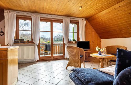 Rothkreuz Appartement | Ferienwohnung Hahn