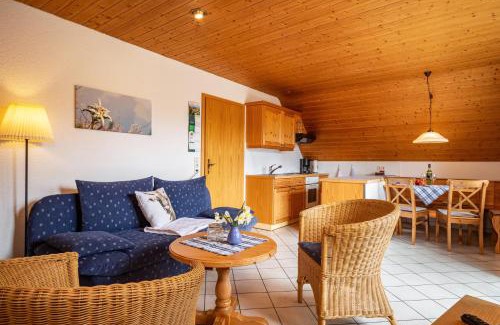 Rothkreuz Appartement | Ferienwohnung Hahn