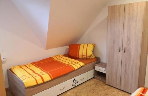 Emden Appartement | Ferienwohnung Haus Am Wasser In Emden