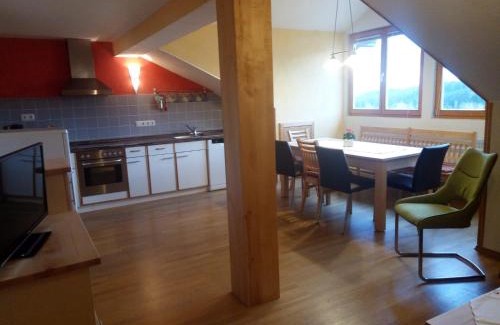 Rabenstein Appartement | Ferienwohnung Haus Hollerbusch