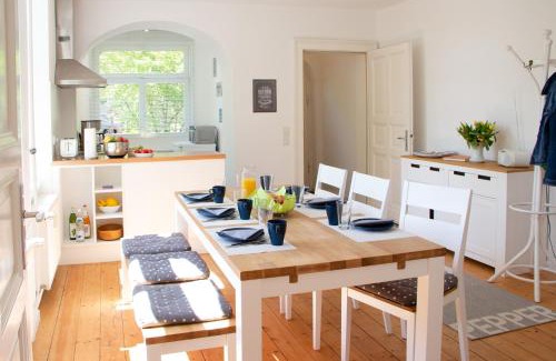 Bad Wildungen Appartement | Ferienwohnung Hufelandstern bis 7 Personen - mit E-Ladesäule!