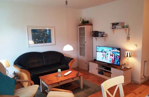 Neuensien Appartement | Ferienwohnung im Zeesenhaus im 1 OG mit Balkon