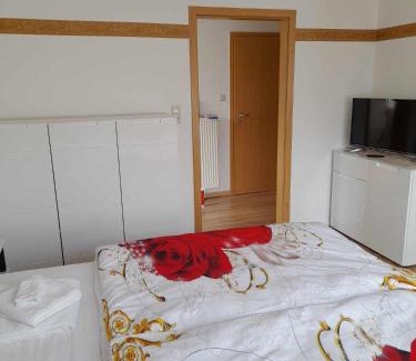 Rhauderfehn Lit Et Petit-Déjeuner | Ferienwohnung im FEWO Rosenhaus Volz