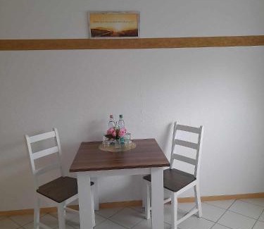 Rhauderfehn Lit Et Petit-Déjeuner | Ferienwohnung im FEWO Rosenhaus Volz