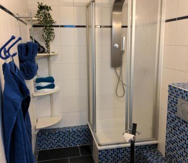 Grebenstein Appartement | Ferienwohnung im Grünen I