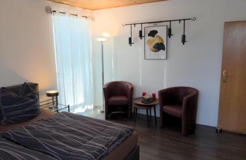 Grebenstein Appartement | Ferienwohnung im Grünen I