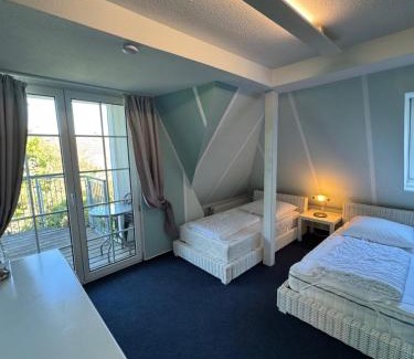 Klein Bollhagen Appartement | Ferienwohnung im Poolhaus mit Ostseeblick