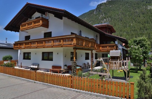 Bichlbach Appartement | Ferienwohnung in Traumhafter Bergkulisse - Appartements Wacker