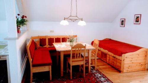 Ichenhausen Appartement | Ferienwohnung Irmgard