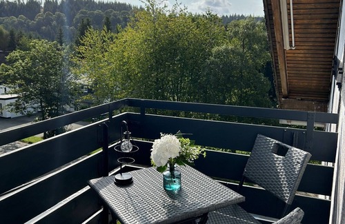 Glindfeld Appartement | Ferienwohnung Juli - neu Renovierte, Moderne Ferienwohnung