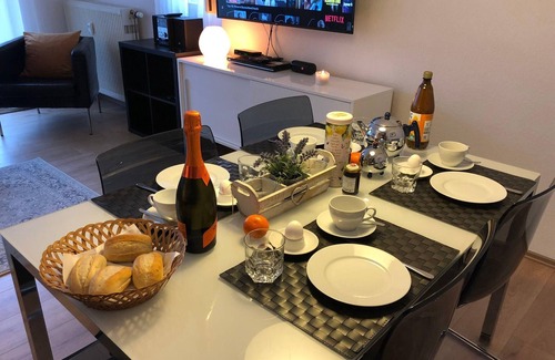 Gustow Appartement | Ferienwohnung "Kapitän Hook" mit Sonnenterrasse & Garten zwischen Strand, Wald & Wiese auf Rügen!