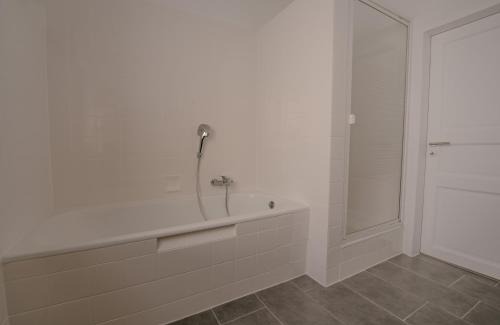 Harleshausen Appartement | Ferienwohnung Kassel mit Ladesäule & Balkon