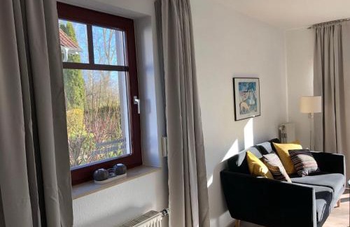 Gustow Appartement | Ferienwohnung-Klaus-Stoertebeker-mit-Sonnenterrasse-Garten-zwischen-Strand-Wald-und-Wiese