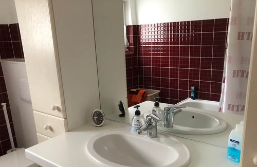 Kausen Appartement | Ferienwohnung Loosen - Appartement/fewo, Dusche und Badewanne, 1 Schlafra