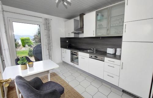 Mainz-Bingen Appartement | Ferienwohnung Märchenhain mit 2 Bädern und Rheinblick