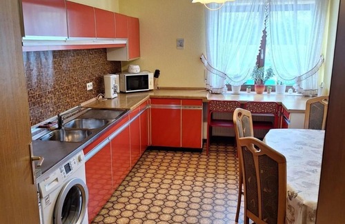 Tann Appartement | Ferienwohnung Marianne Simon - Apartment/flat, shower and bath, WC