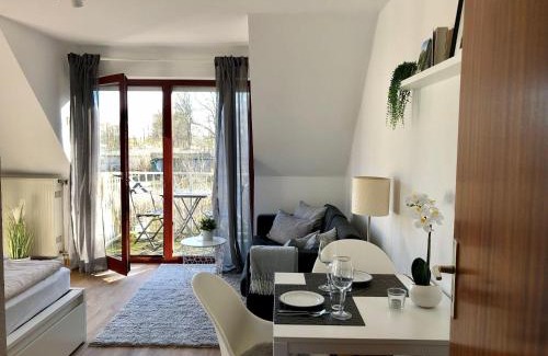 Gustow Appartement | Ferienwohnung-Mary-Poppins-mit-Balkon-zwischen-Strand-Wald-Wiese-im-Suedosten-der-Insel-Ruegen