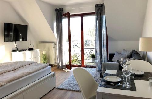Gustow Appartement | Ferienwohnung-Mary-Poppins-mit-Balkon-zwischen-Strand-Wald-Wiese-im-Suedosten-der-Insel-Ruegen